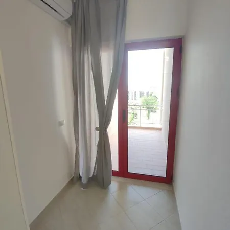 Be Happy With 2 Bedrooms *
